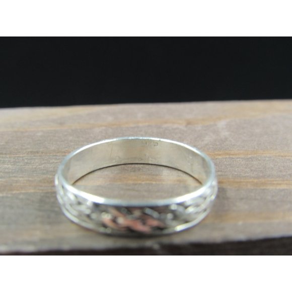 Size 8 Sterling Silver Very Cool Braid Pattern Band Ring - Picture 4 of 7